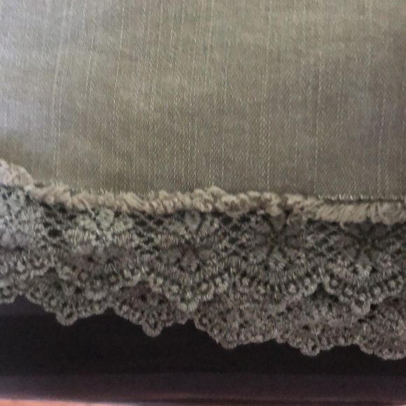 TINSEL - NWOT Denim Shorts (31) - Picture 4 of 7